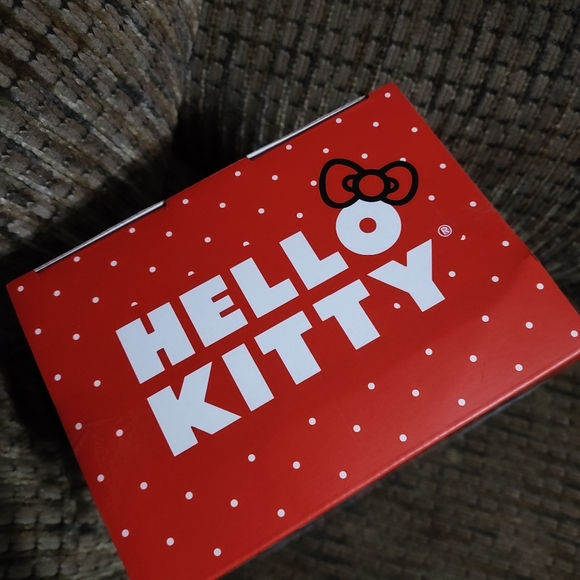 Sanrio Hello Kitty Waterfall LED Fountain Soothing Sounds Ambient Light - Picture 6 of 7